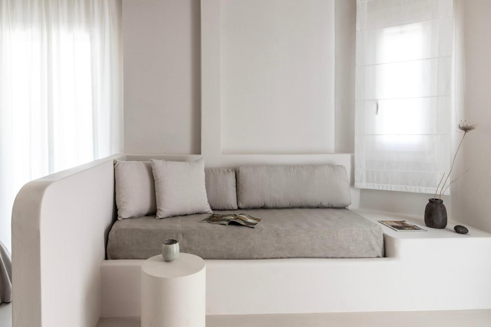 Om Living Milos * Pollonia